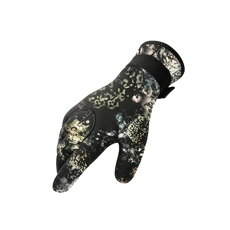 Diving and Water Sports Gloves with Rubber Strap Buckle Diving and Water Sports Gloves with Rubber Strap Buckle