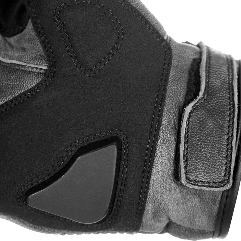 Touchscreen-Compatible Waterproof Breathable and Non-Slip Gloves Touchscreen-Compatible Waterproof Breathable and Non-Slip Gloves