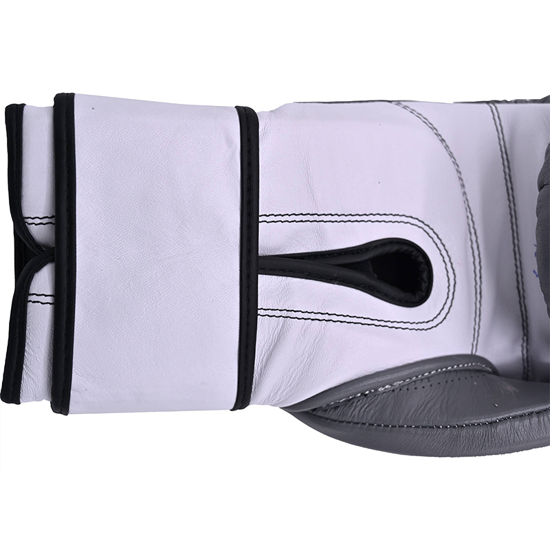 Lightweight Boxing Gloves in Thick Gray Leather Lightweight Boxing Gloves in Thick Gray Leather